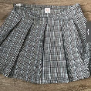 cute plaid mini skirt! 🦋